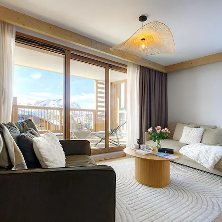 Phoenix B By Leavetown Vacations *