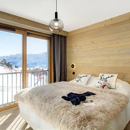 Phoenix B By Leavetown Vacations