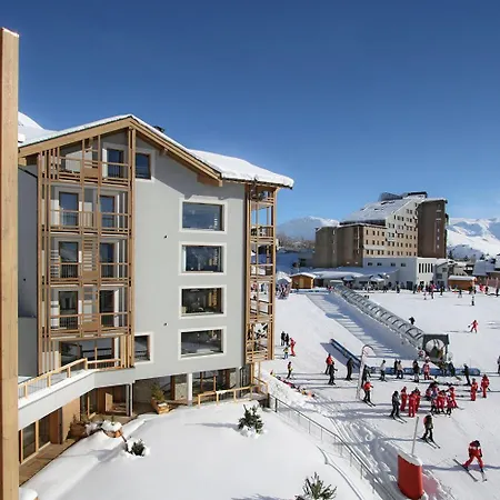 Phoenix B By Leavetown Vacations