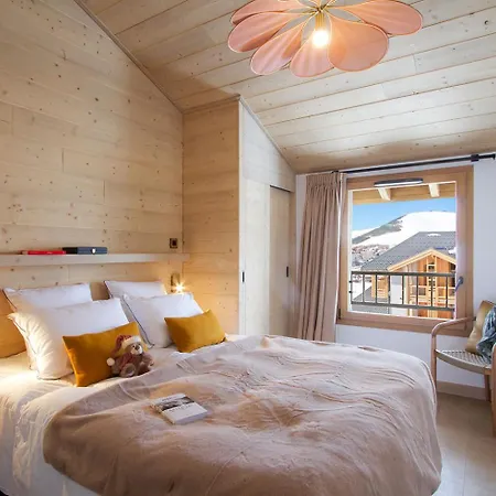 Phoenix B By Leavetown Vacations