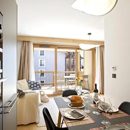Phoenix B By Leavetown Vacations